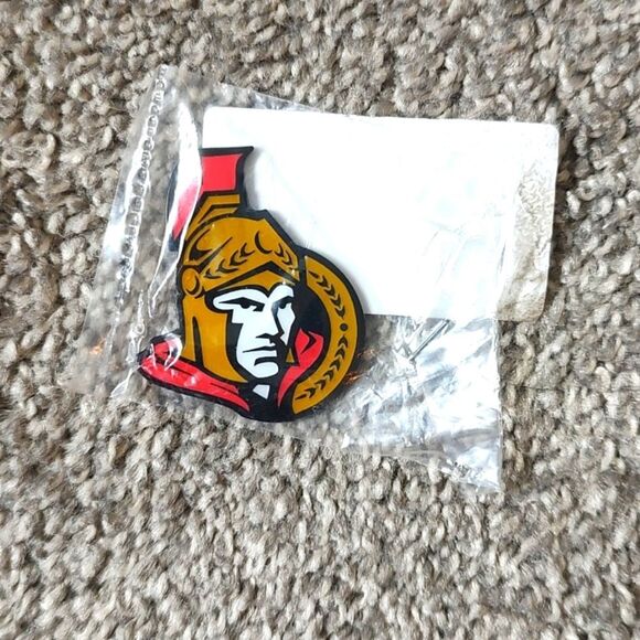 Brand New Ottawa Senators Sticky Back Logo‎ Pin - Picture 3 of 4